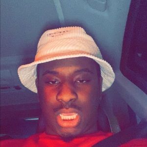 Meet your Posher, Taj